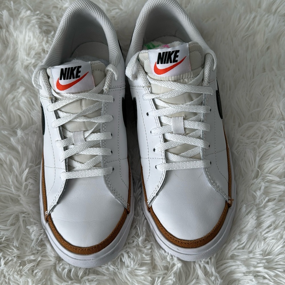 Nike legacy youth shoe, size 5.5. Fits like women’s size 7. Worn a few times
